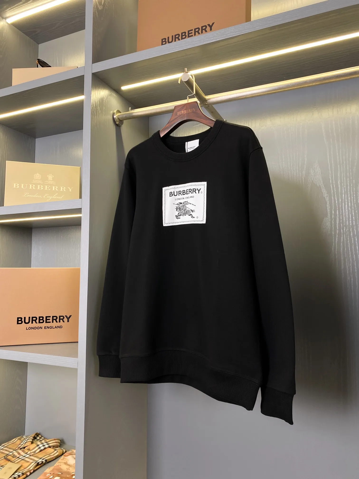 🅱️ Prorsum 【BUR ， 】【In Stock 】 ！BUR ， 、 Same Style ，Versatile ！ BUR ， Classic ， 。 ， Burberry 。 "Prorsum"， " "。 zg ， ， ！ BUR ， ！！ ， 680 ， ， ， ，Breathable ！ 。 ， ， ！！ ， 。OV ， 。 ， ， ！！ ， In Stock， ， ！ ， ， ！！ Sizes S、M、L、XL、XXL